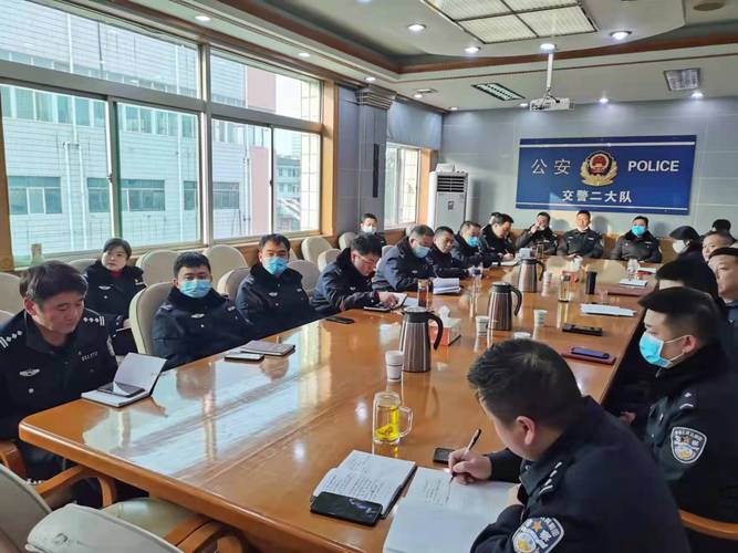 汉中交警二大队开展警务实战及安全防护培训 交警大队开展业务培训