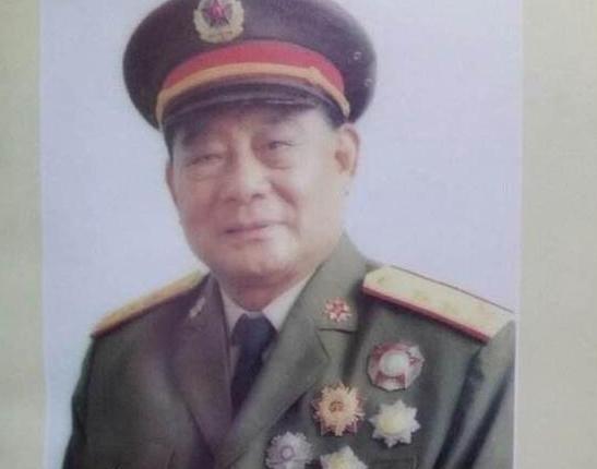 1980年，任职20多年的四位大军区司令退岗后，谁接任他们的位置 八路军旅团干部名单