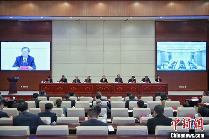 经济工作会议在北京举行 作重要讲话 栗战书赵乐际出席会议